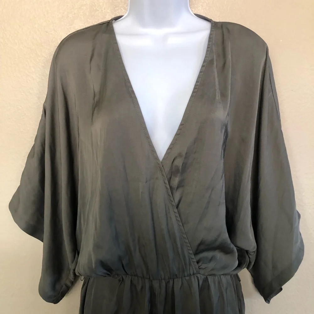 Lulu’s Woman’s Ain't It Grand Olive Green Satin Surplice Romper Size M/L - Picture 5 of 16